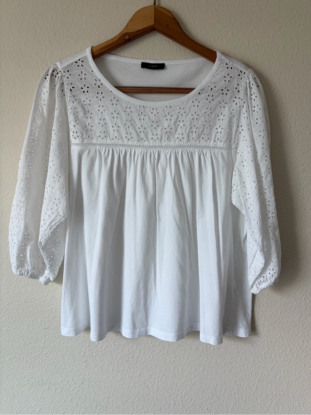 J.Crew Women’s Mixed Media 3/4 Sleeve Crewneck Cotton White Top Size Medium.